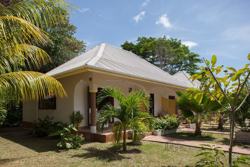 Etoile Labrine Guest House La Digue  Extérieur photo